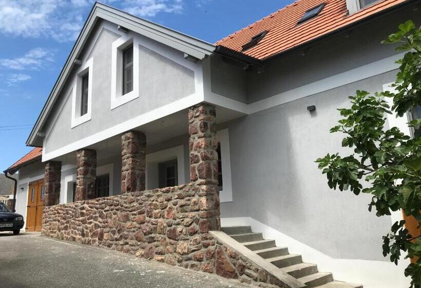 Пансион Fügekert   Bed&wine