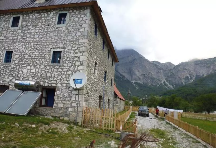 Pensió Kulla E Sadri Lukes
