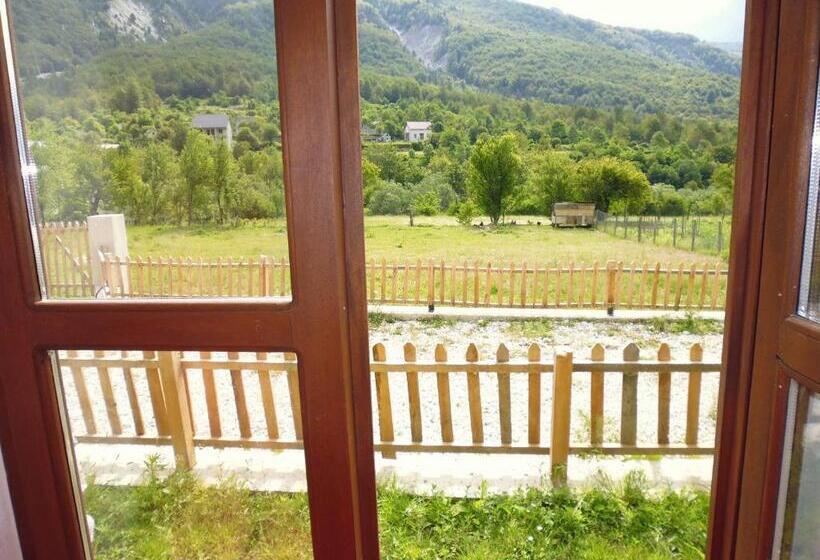 פנסיון Kulla E Sadri Lukes