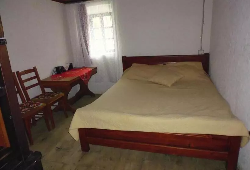 Pensió Kulla E Sadri Lukes