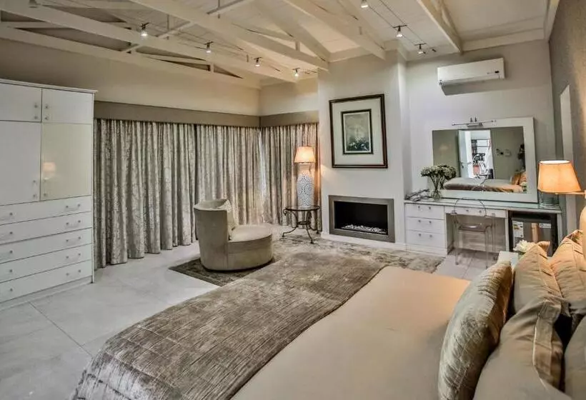 Majatalo Sea Dreams Guesthouse