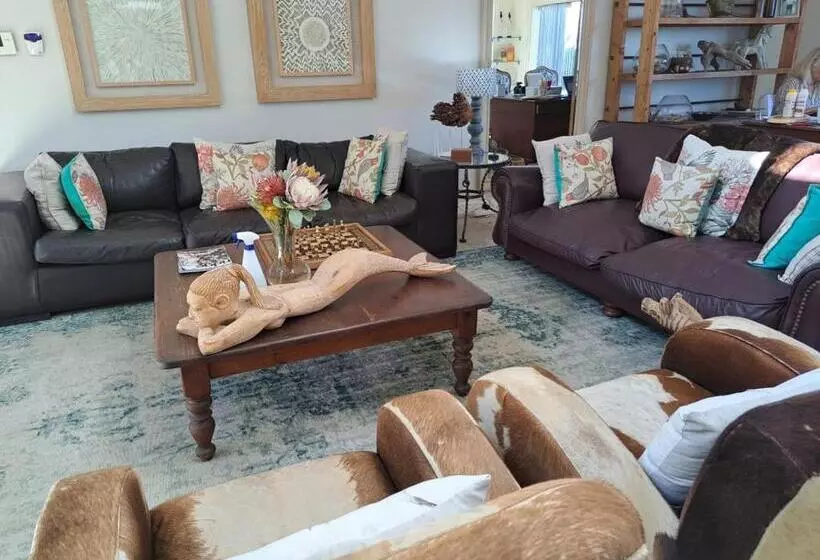 Majatalo Sea Dreams Guesthouse