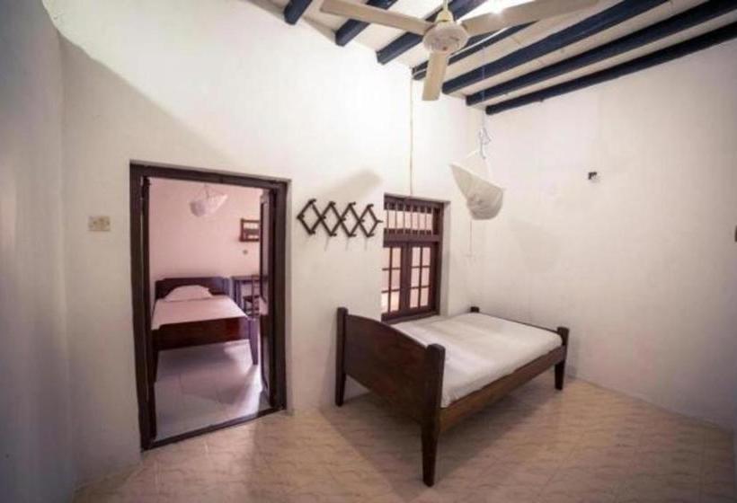 فندق صغير Karibu Inn