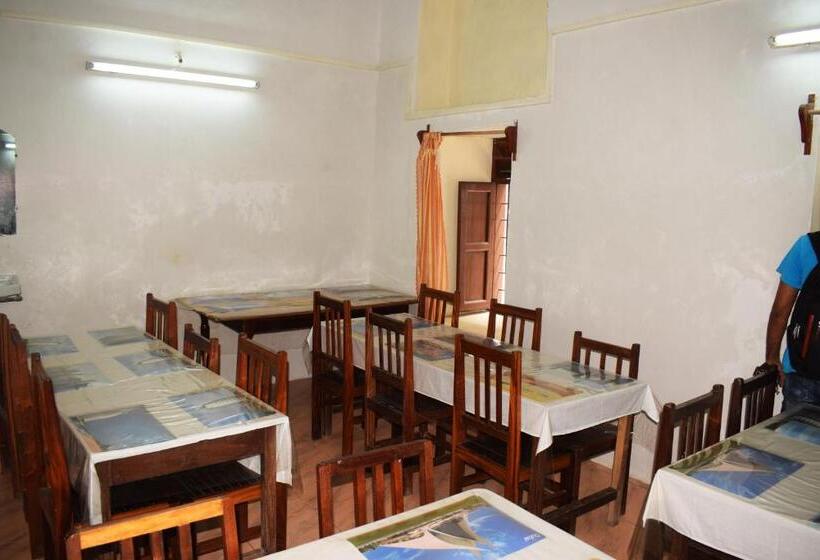 فندق صغير Karibu Inn