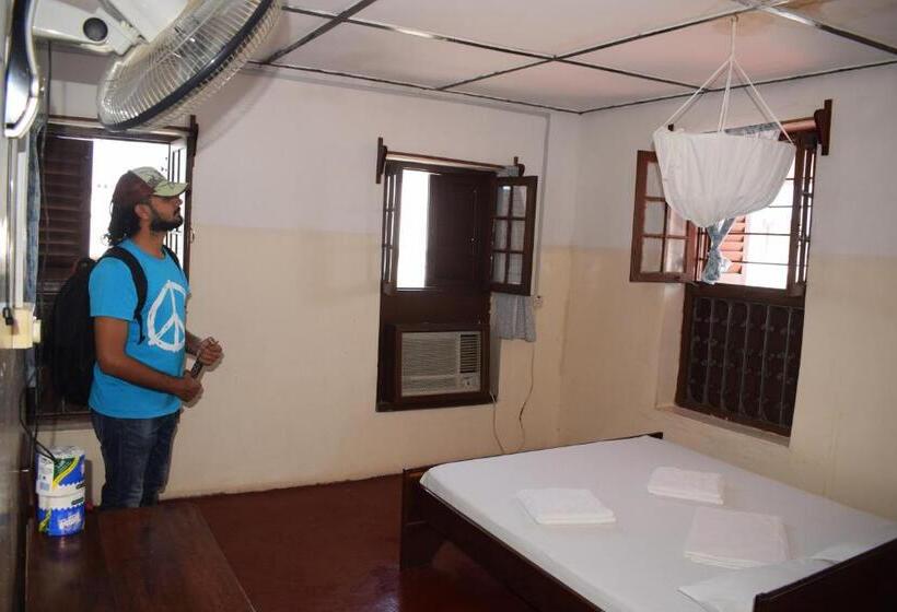 فندق صغير Karibu Inn