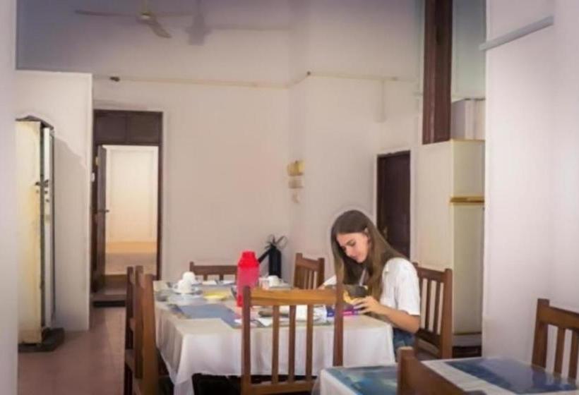 فندق صغير Karibu Inn