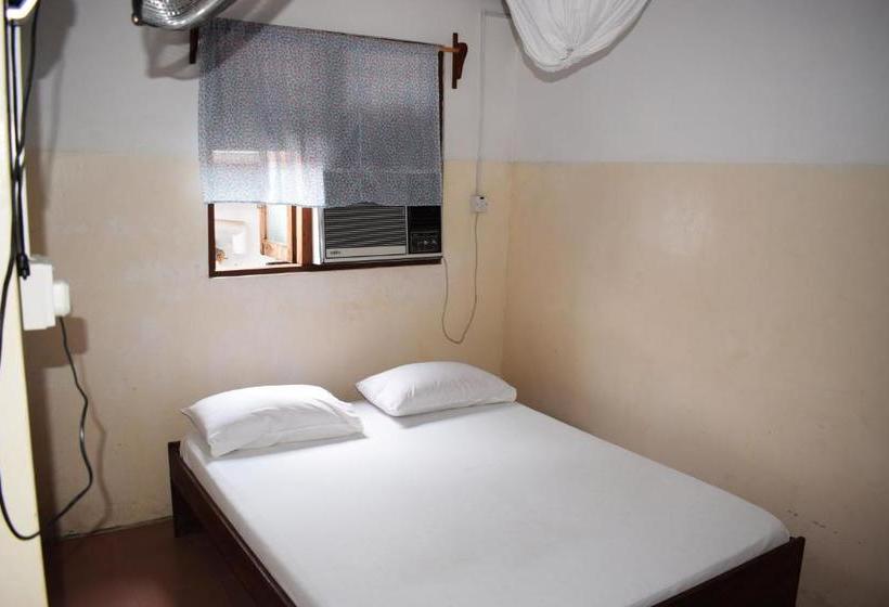 فندق صغير Karibu Inn