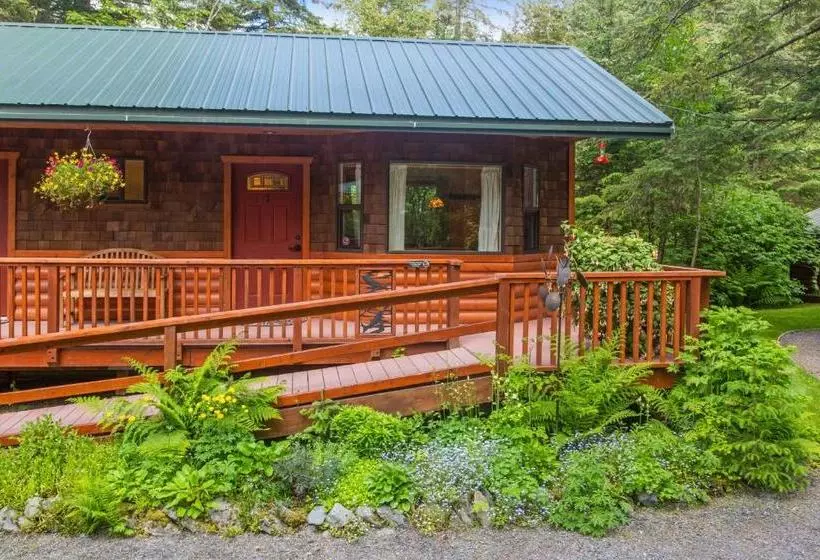 Retkeilymaja Steller Inn