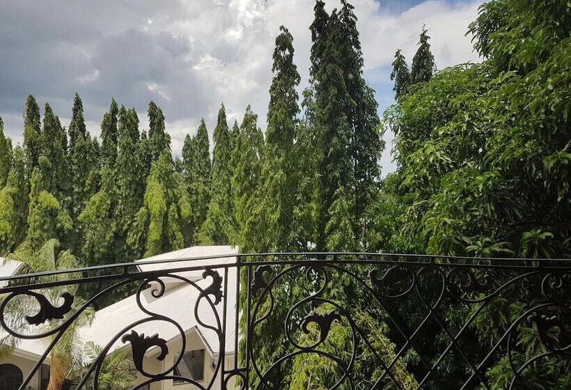 Sophia Suites Residence