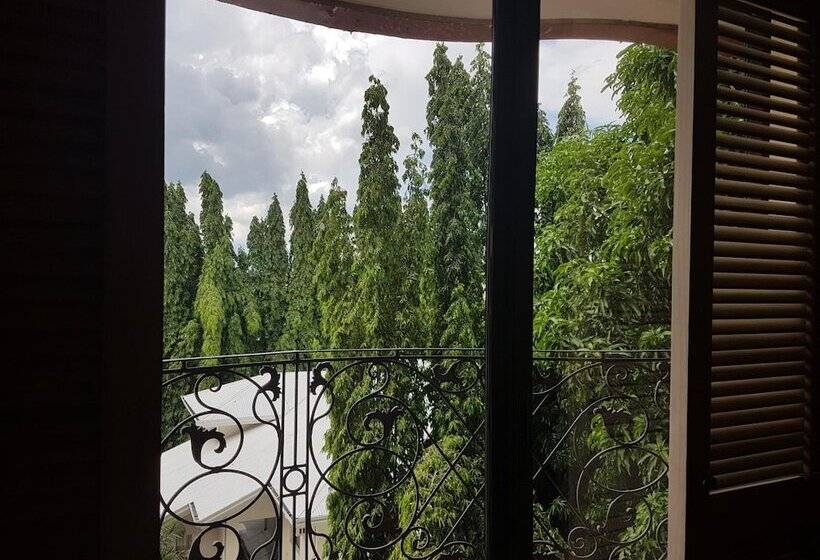 Sophia Suites Residence