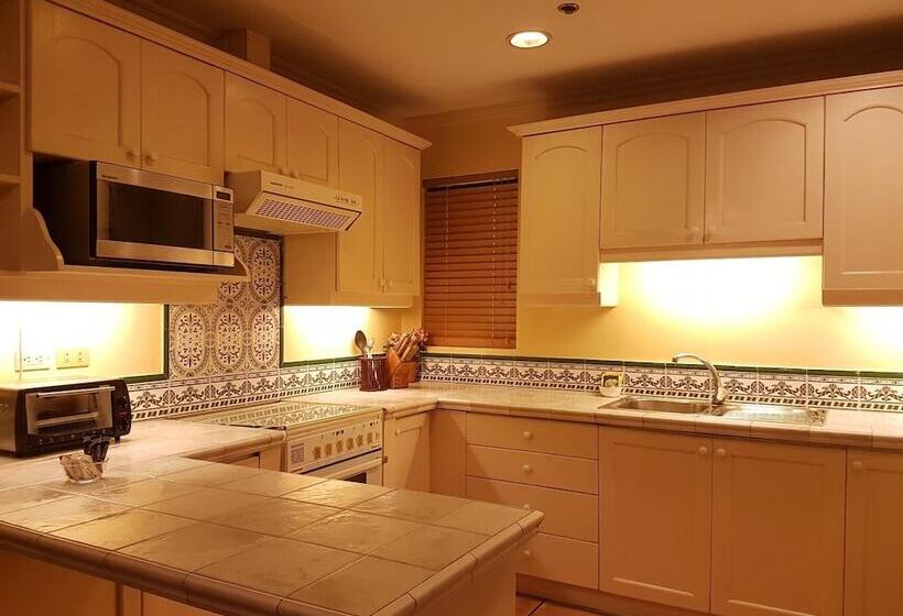 Sophia Suites Residence