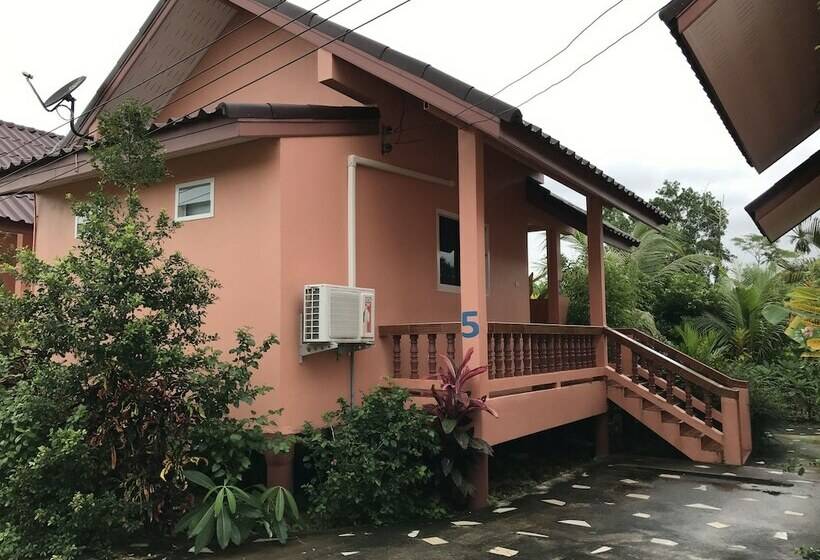 Pensão Baan Mek Lom