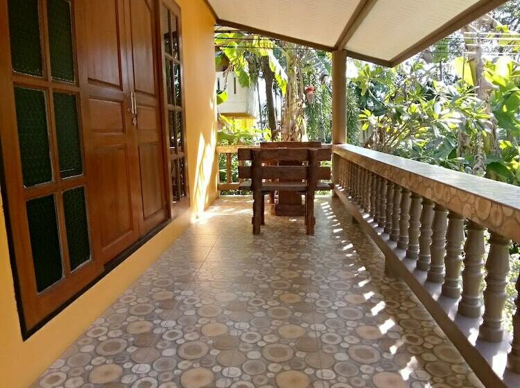 Pensão Baan Mek Lom