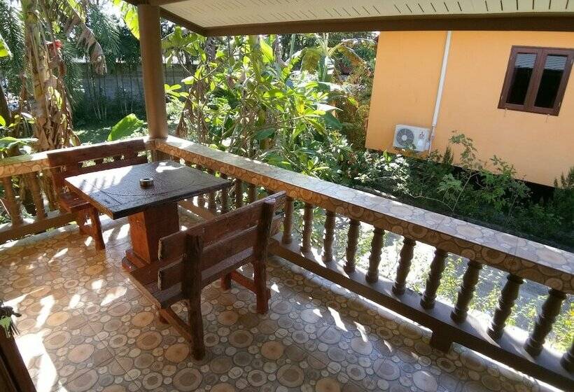 Pensão Baan Mek Lom