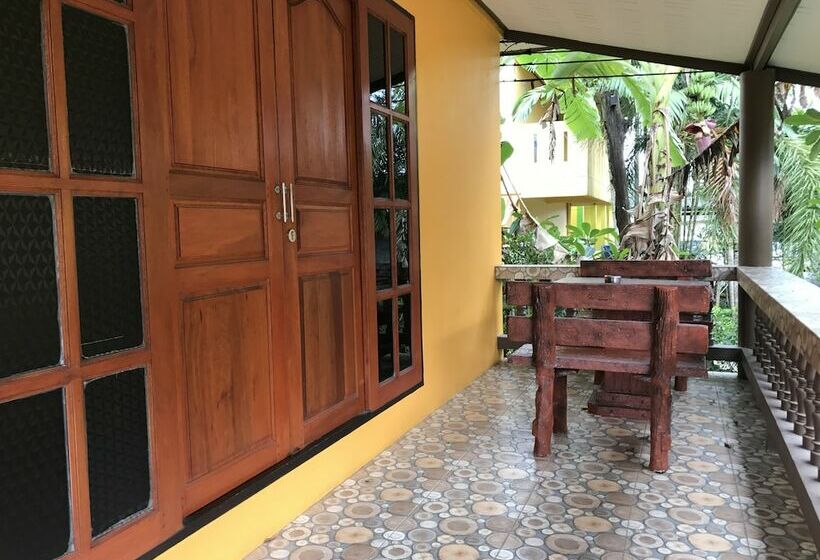 Pensão Baan Mek Lom