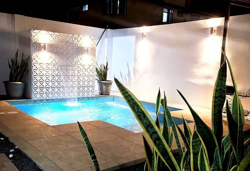 پانسیون Costa Verde Hostal