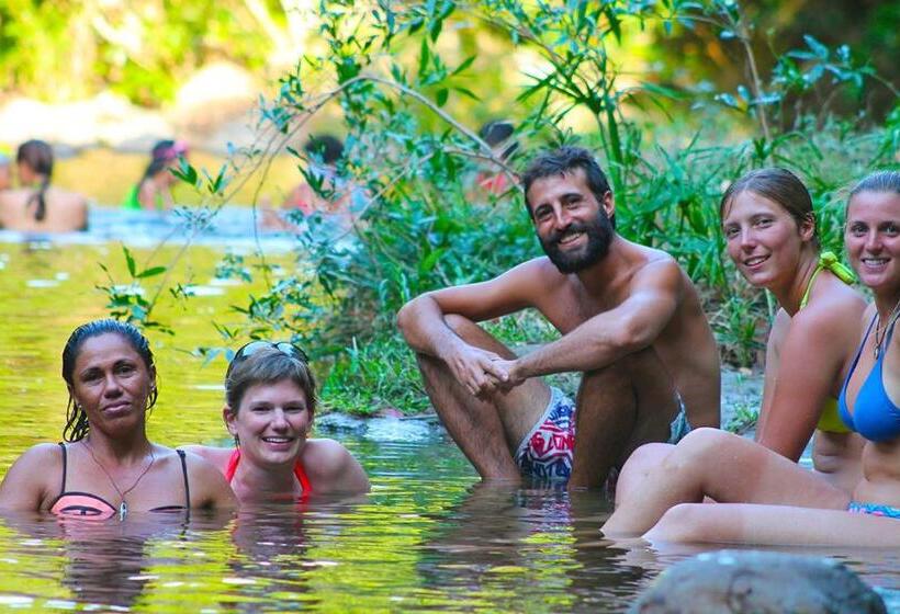 Общежитие Panama Beach Lodge