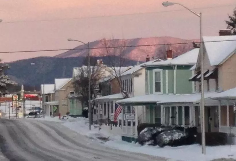 Peabody S  Hip Little Stay  B&b