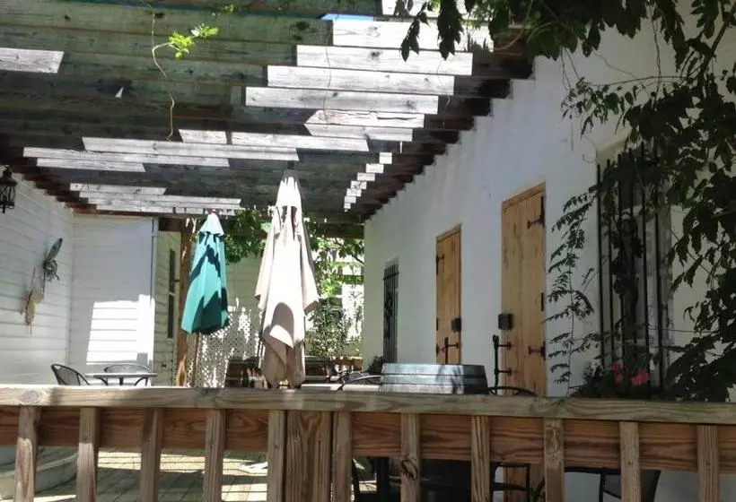 Peabody S  Hip Little Stay  B&b