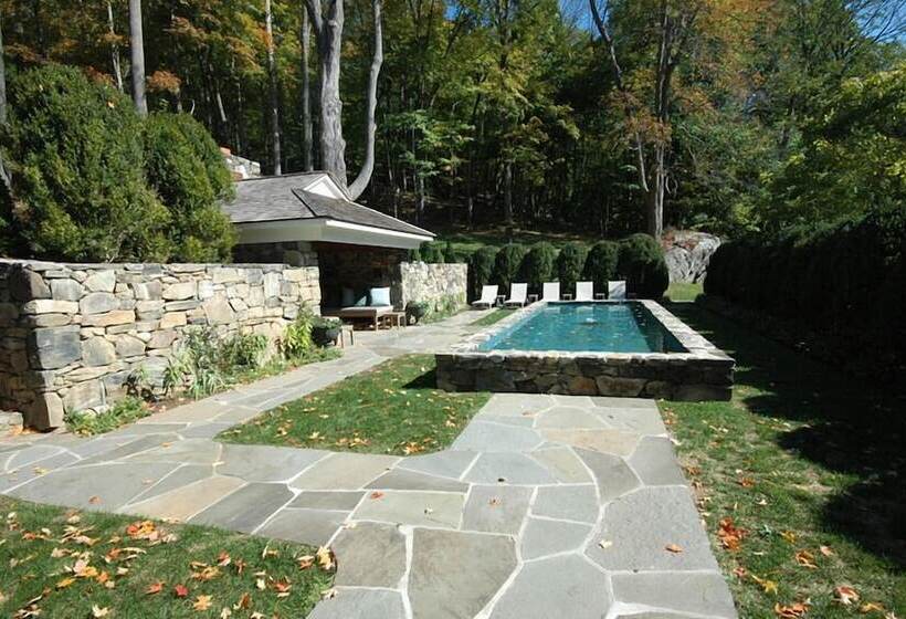 ユースホステル Bedford Post Inn