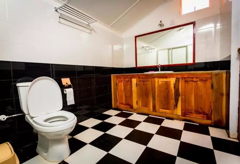 پانسیون Dayanithi Guest House
