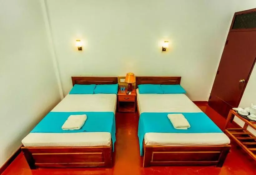 پانسیون Dayanithi Guest House