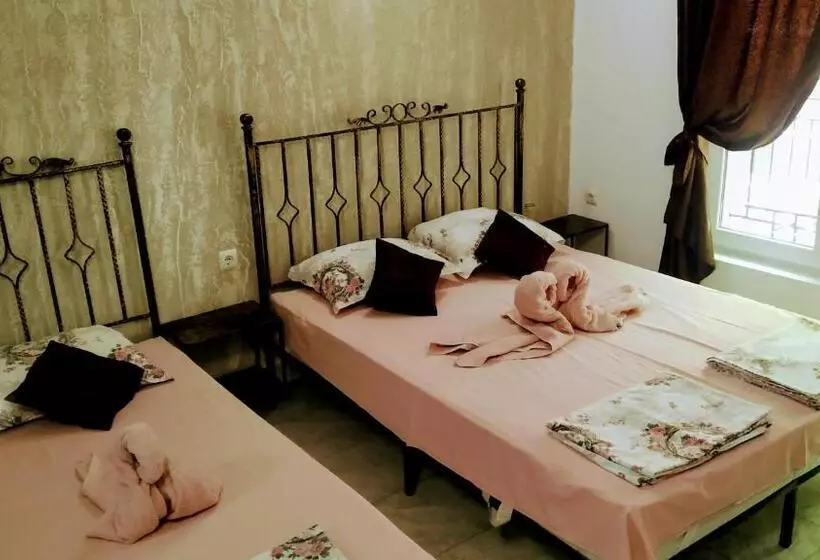 Majatalo Dracena Guesthouse