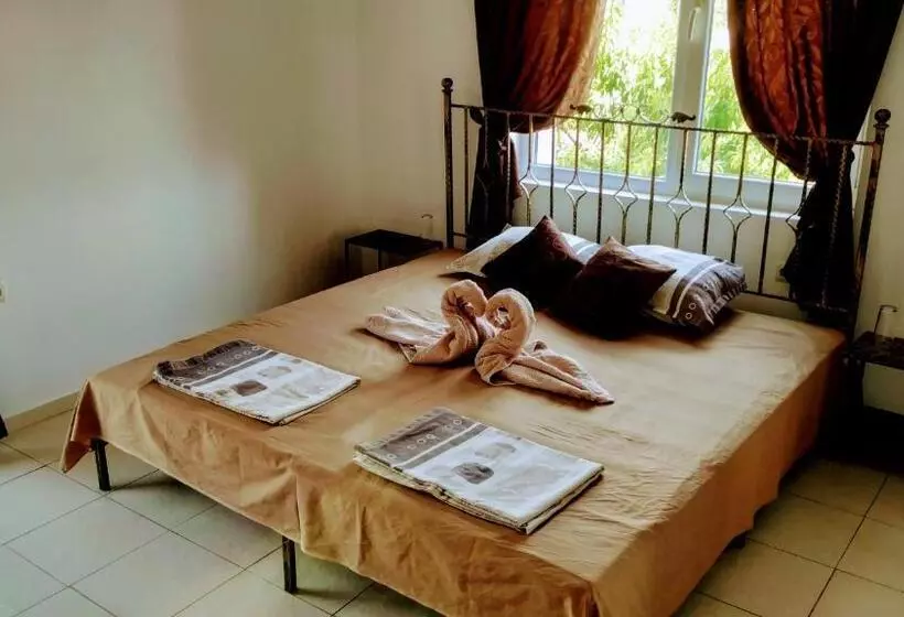 Majatalo Dracena Guesthouse