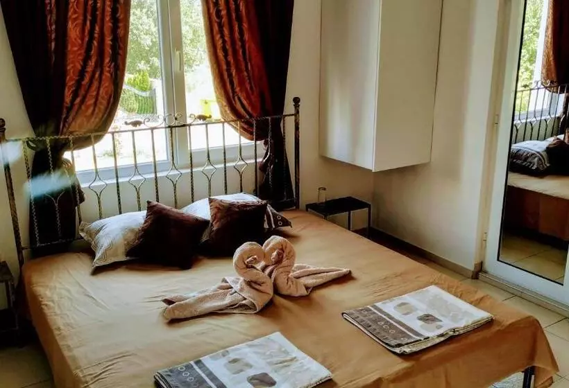 Majatalo Dracena Guesthouse