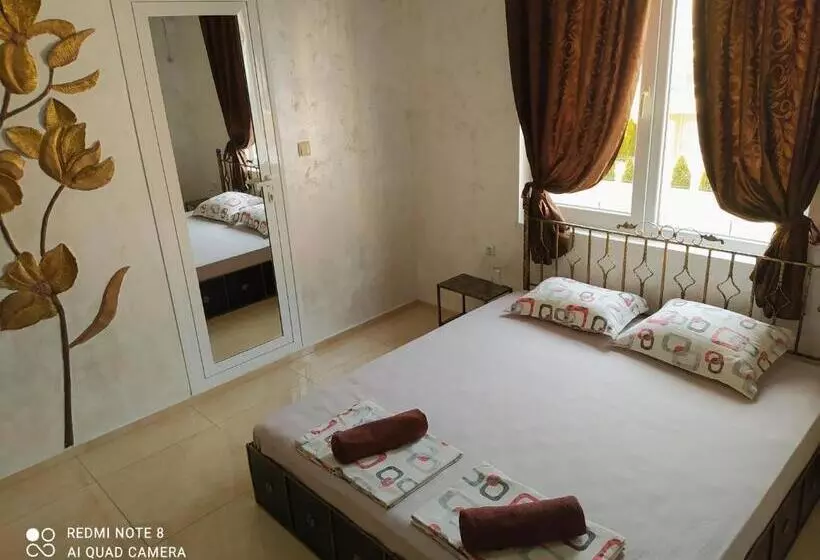 Majatalo Dracena Guesthouse