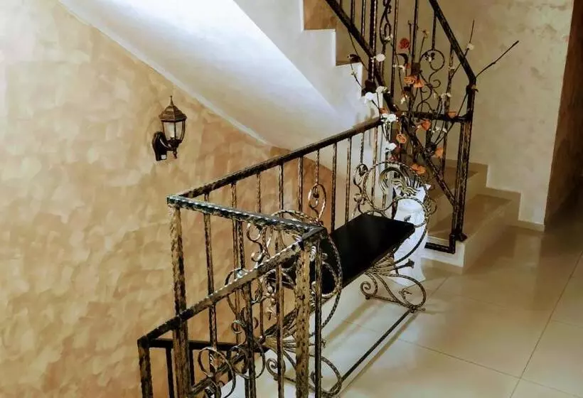 Majatalo Dracena Guesthouse
