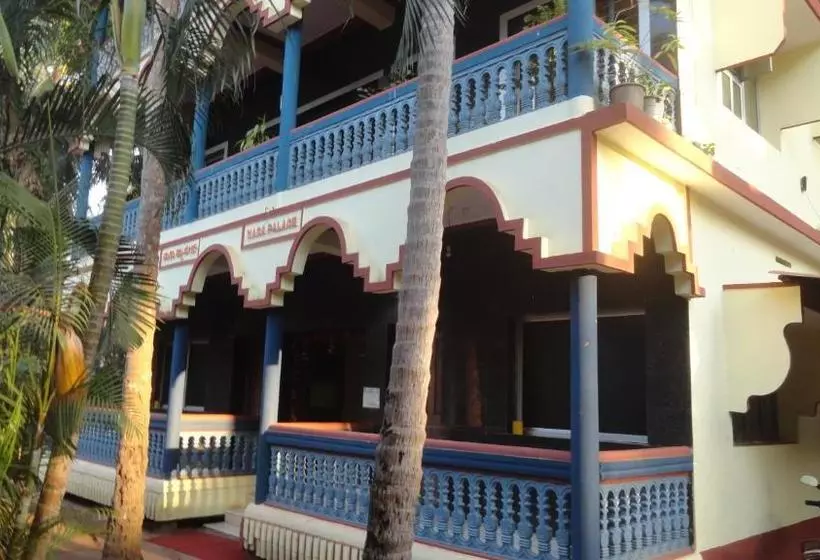 پانسیون Naga Palace