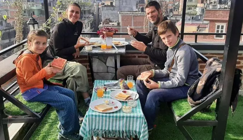 پانسیون Looniva Guest House