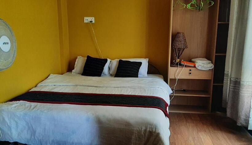 پانسیون Looniva Guest House