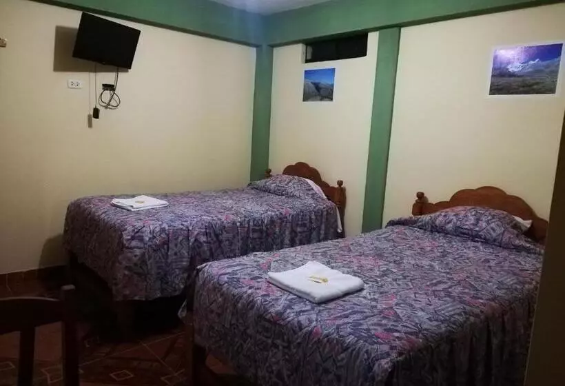Artesonraju Hostel Huaraz