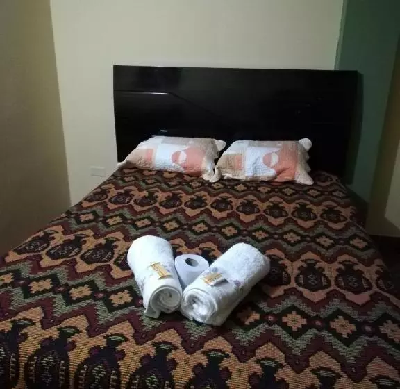 Artesonraju Hostel Huaraz