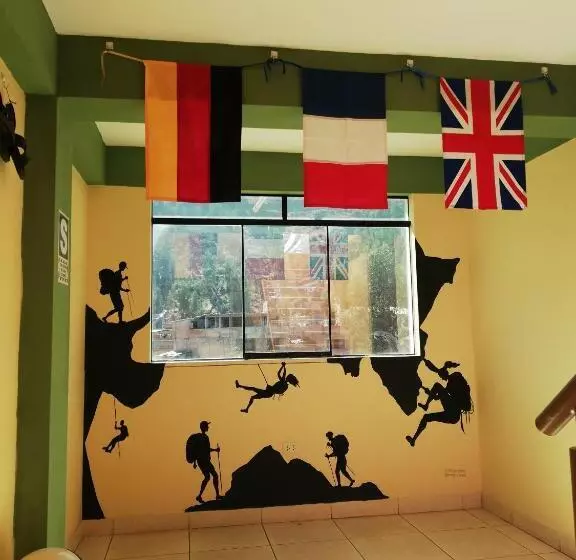 Artesonraju Hostel Huaraz