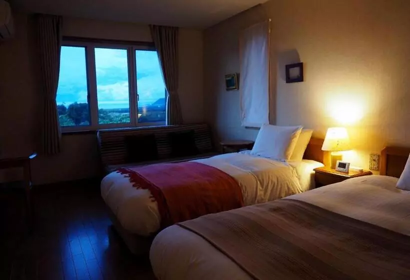 ペンション Hillside Inn Sirocco