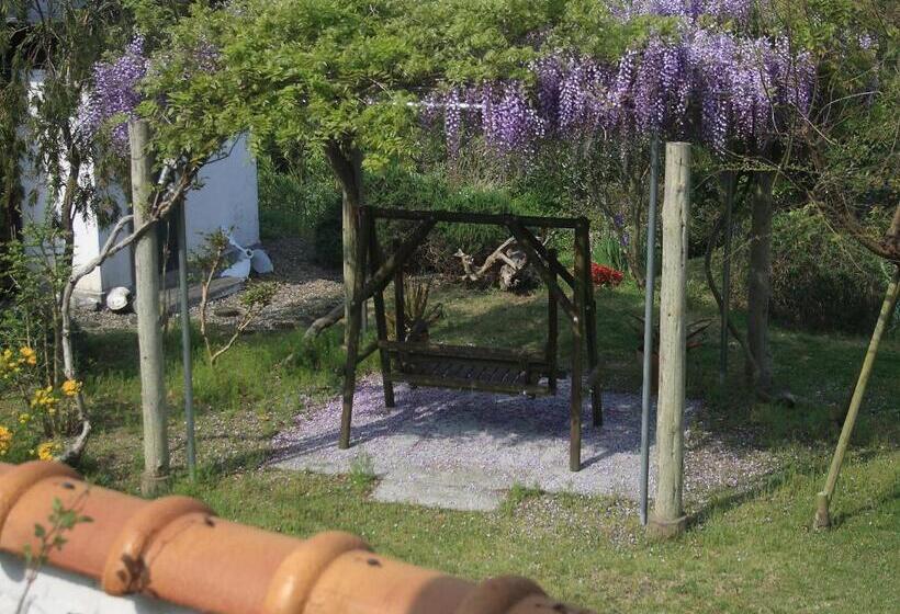 פנסיון Hillside Inn Sirocco