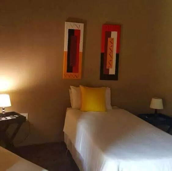 Majatalo Lallapanzi Country Stay