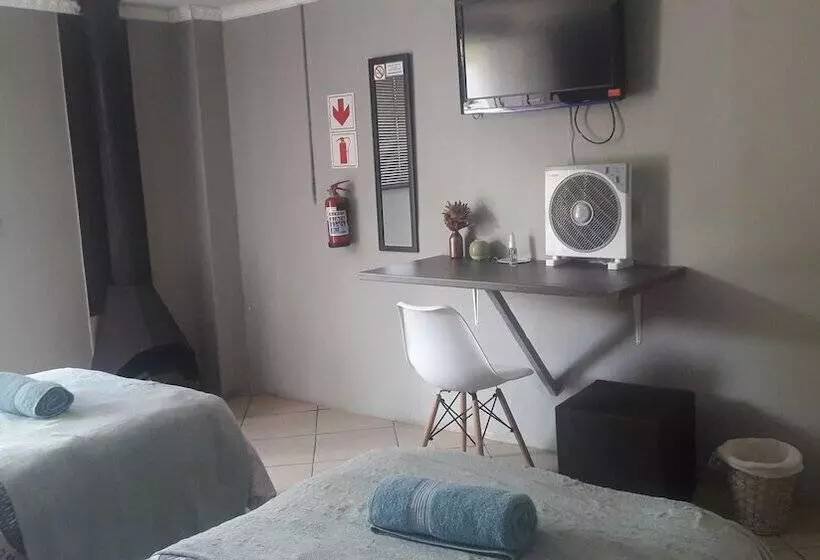 Majatalo Lallapanzi Country Stay