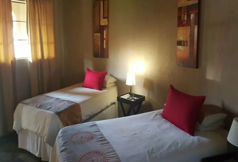 Majatalo Lallapanzi Country Stay