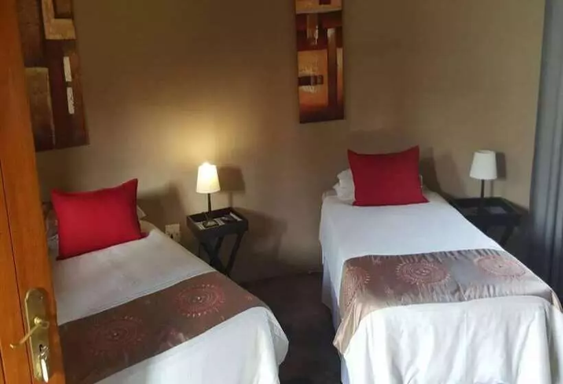 Majatalo Lallapanzi Country Stay