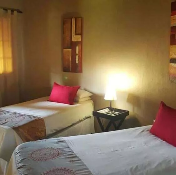 Majatalo Lallapanzi Country Stay