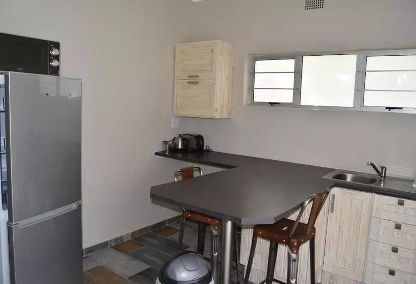 پانسیون Quiver Inn Guesthouse