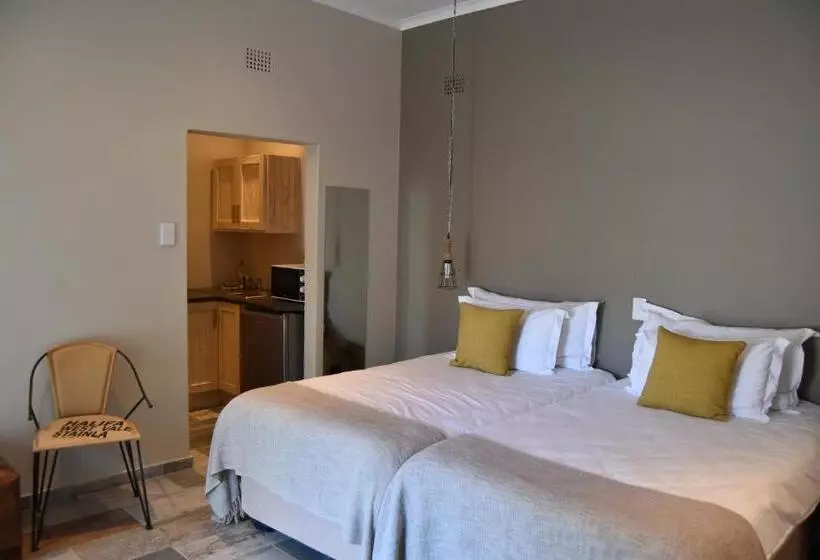 پانسیون Quiver Inn Guesthouse