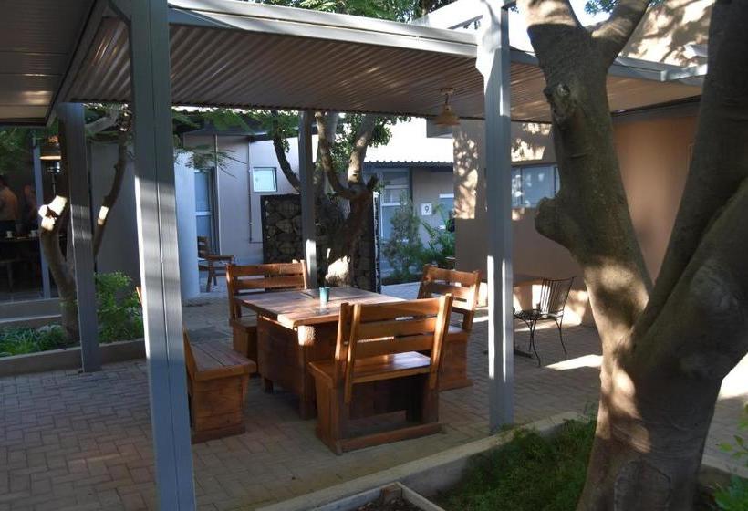 پانسیون Quiver Inn Guesthouse