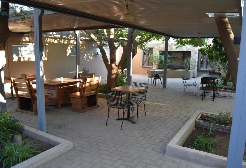 پانسیون Quiver Inn Guesthouse