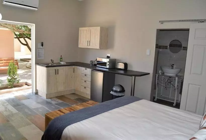 پانسیون Quiver Inn Guesthouse