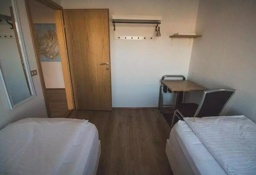 پانسیون Ormurinn Guesthouse